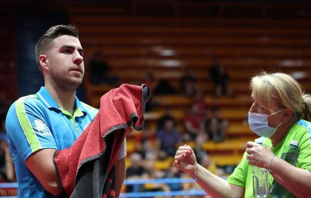 他对每一个 他对每一个