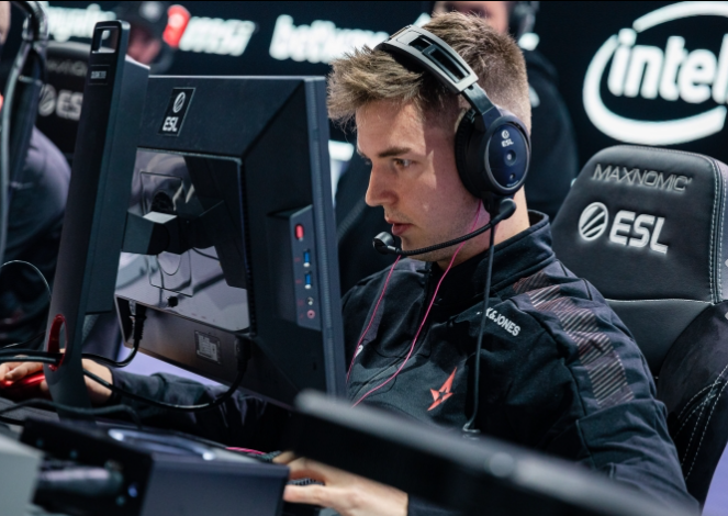 对热那亚而 对热那亚而